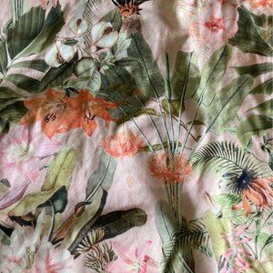 5 Boho Pink Tropical Square Tablecloths for parties